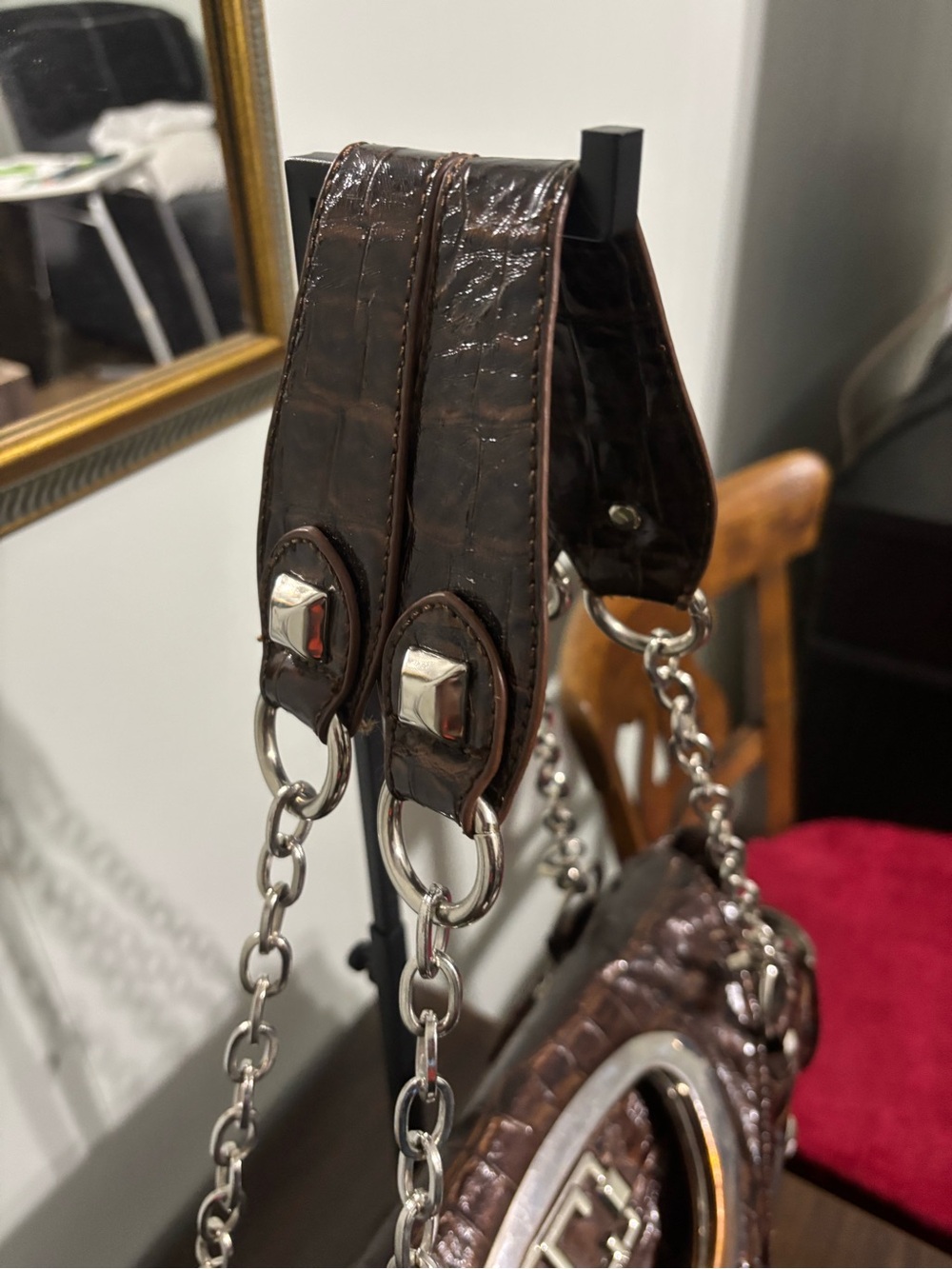 Y2K Croc-Embossed Brown Shoulder Bag with Silver Chain Straps - Picture 5 of 11